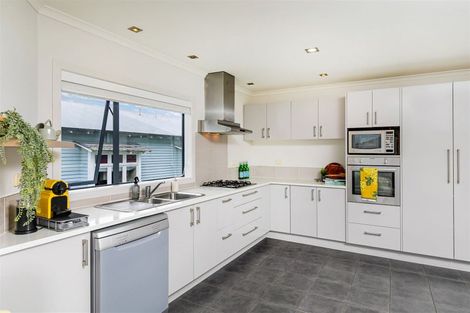 Photo of property in 2/199 Onewa Road, Birkenhead, Auckland, 0626