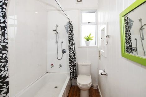 Photo of property in 17 Mersey Street, South Hill, Oamaru, 9400