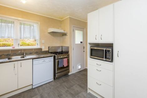 Photo of property in 39 Vista Crescent, Maoribank, Upper Hutt, 5018