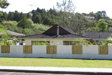 Photo of property in 2/29 Awaruku Road, Torbay, Auckland, 0630