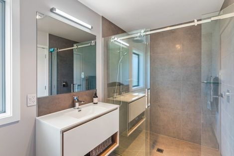 Photo of property in 24 Barry Curtis Place, Levin, 5510