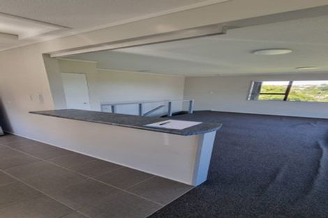 Photo of property in 2/29 Cheltenham Terrace, Newlands, Wellington, 6037