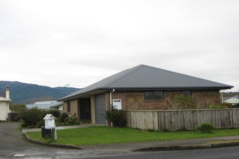 Photo of property in 195 Commercial Street, Takaka, 7110