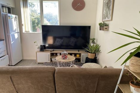 Photo of property in 33 Hewlett Road, Massey, Auckland, 0614