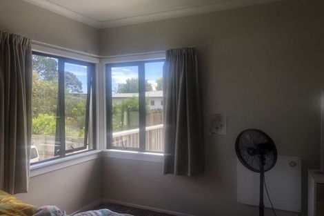 Photo of property in 102 Mangorei Road, Merrilands, New Plymouth, 4312
