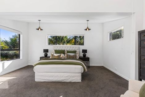 Photo of property in 6 Birchwood Grove, Greenhithe, Auckland, 0632