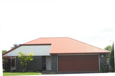 Photo of property in 32 Regency Crescent, Redwood, Christchurch, 8051