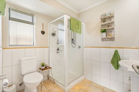 Photo of property in 1 Malta Crescent, Katikati, 3129