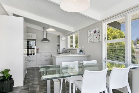 Photo of property in 5 Winston Street, Acacia Bay, Taupo, 3330