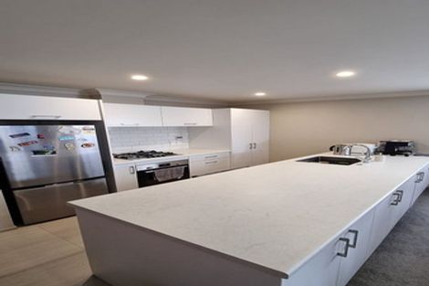 Photo of property in 25 Brindle Way, Newlands, Wellington, 6037