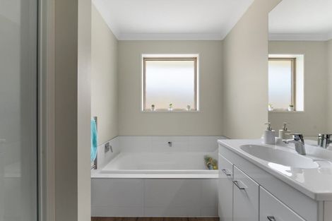 Photo of property in 2 Pukeko Place, Picton, 7220