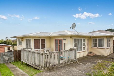 Photo of property in 73 Driver Crescent, Cannons Creek, Porirua, 5024
