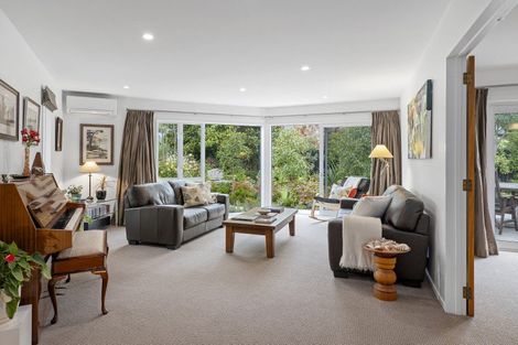 Photo of property in 20 Derenzy Place, Avonhead, Christchurch, 8042