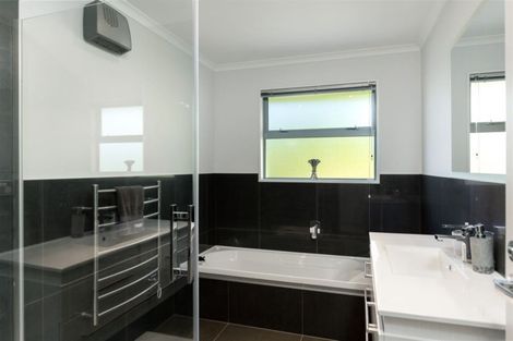 Photo of property in 26 Russell Street, Picton, 7220