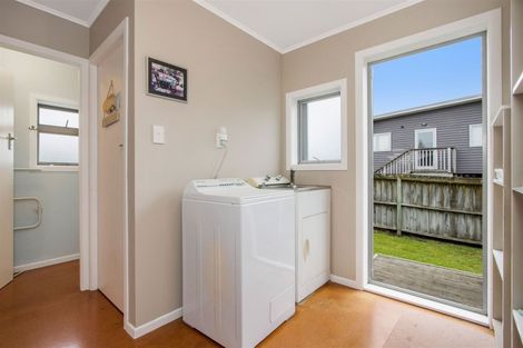 Photo of property in 16 Tatai Road, Bowentown, Waihi Beach, 3177