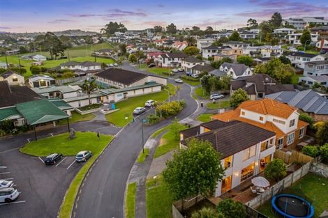 Photo of property in 5 Noel Williams Place, Windsor Park, Auckland, 0630