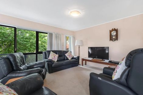 Photo of property in 58b Mirrabooka Avenue, Botany Downs, Auckland, 2010