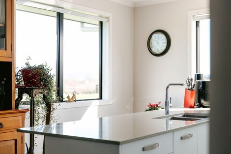 Photo of property in 30 Richardson Road, Omokoroa, 3114