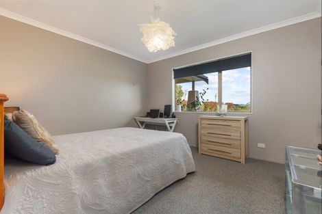 Photo of property in 72 Aranui Road, Kairanga, Palmerston North, 4475