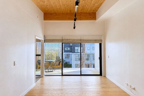 Photo of property in 10/165 Hobsonville Point Road, Hobsonville, Auckland, 0616