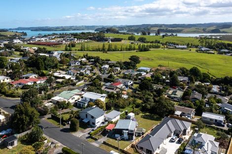 Photo of property in 32 Foster Crescent, Snells Beach, 0920