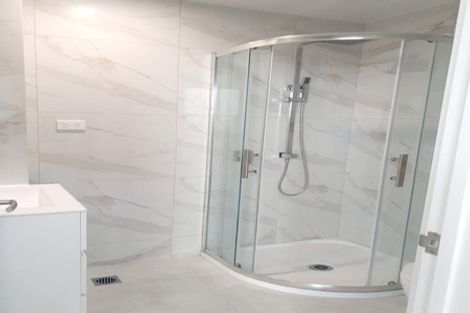 Photo of property in 16 Karoro Road, One Tree Point, 0118