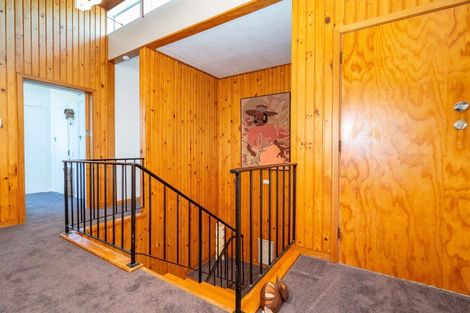 Photo of property in 18 Pioneer Crescent, Helensburgh, Dunedin, 9010