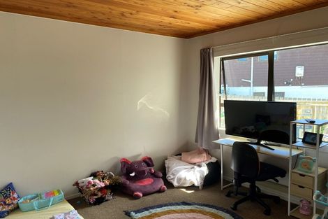 Photo of property in 19 Glen Vista Place, Bayview, Auckland, 0629