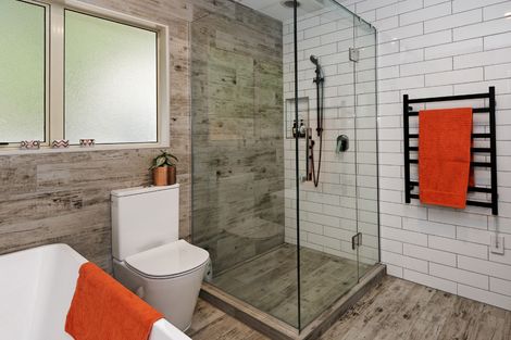 Photo of property in 53a Onedin Place, Titirangi, Auckland, 0604