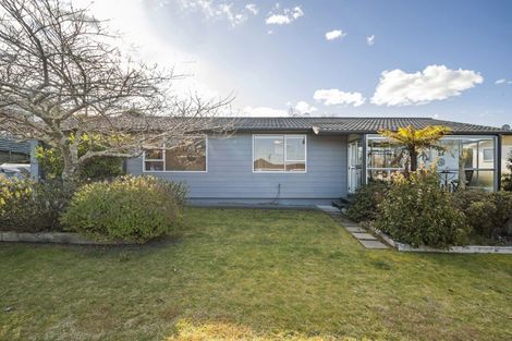 Photo of property in 11a Kinder Street, Acacia Bay, Taupo, 3330