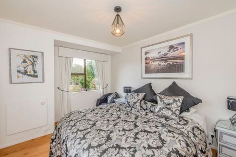 Photo of property in 4a Rewarewa Crescent, Waikanae, 5036