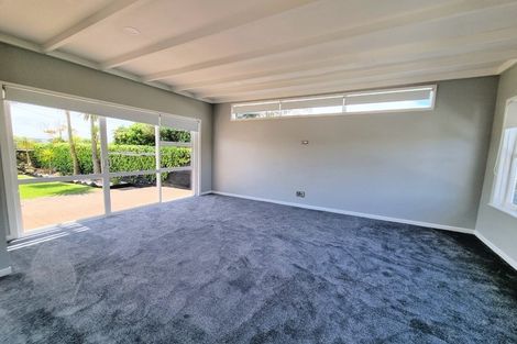 Photo of property in 92 Browns Bay Road, Rothesay Bay, Auckland, 0630