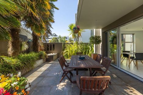 Photo of property in 19 Kilmore Street, Christchurch Central, Christchurch, 8013