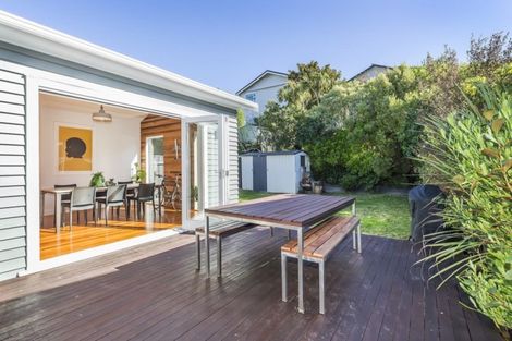 Photo of property in 72 The Parade, Island Bay, Wellington, 6023