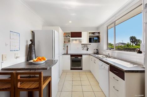 Photo of property in 7 Ranch Place, Pukekohe, 2120