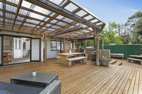 Photo of property in 27 Awhiorangi Promenade, Swanson, Auckland, 0816