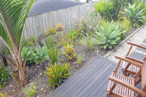 Photo of property in 87 Travis View Drive, Fairview Heights, Auckland, 0632