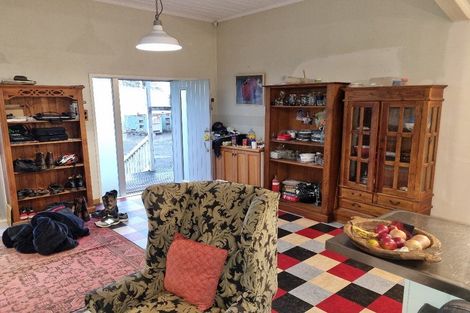 Photo of property in 27 Parrs Road, Hurworth, New Plymouth, 4371