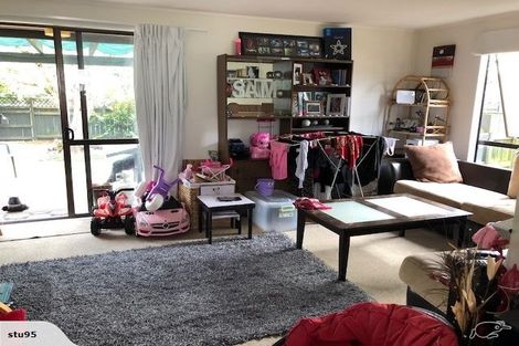 Photo of property in 35 Linwood Drive, Paraparaumu, 5032