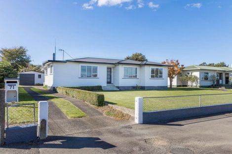 Photo of property in 71 Barraud Street, Dannevirke, 4930
