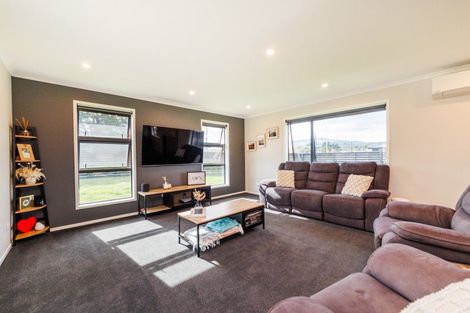 Photo of property in 2 Pearl Grove, Ashhurst, 4810