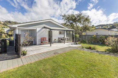 Photo of property in 3 Solander Place, Whitby, Porirua, 5024