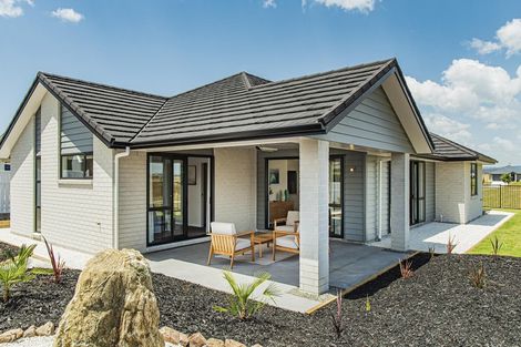 Photo of property in 11 Puroto Place, One Tree Point, 0118