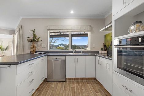 Photo of property in 1 Ranfurly Terrace, Pyes Pa, Tauranga, 3112