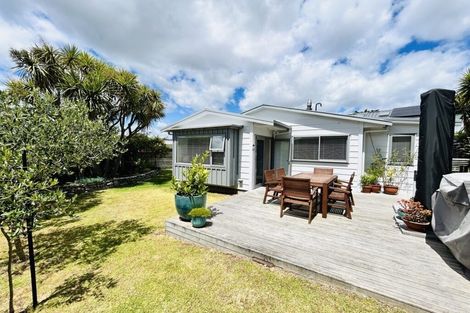 Photo of property in 185 Tutere Street, Waikanae Beach, Waikanae, 5036