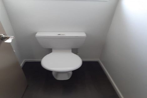 Photo of property in 2/43 Northcote Road, Northcote, Christchurch, 8052