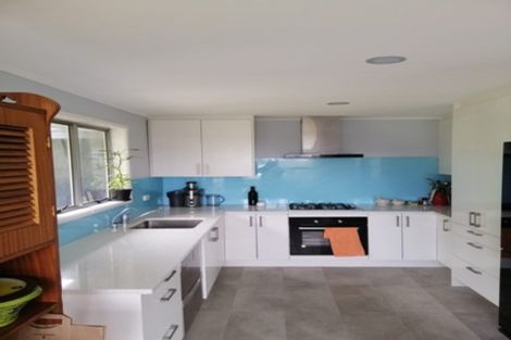 Photo of property in 38 Staincross Street, Green Bay, Auckland, 0604