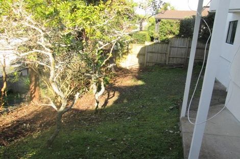 Photo of property in 12a Kiteroa Terrace, Rothesay Bay, Auckland, 0630