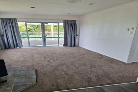 Photo of property in 137 Reeves Road, Pakuranga Heights, Auckland, 2010