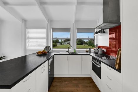 Photo of property in 11 Tasman Street, Opunake, 4616